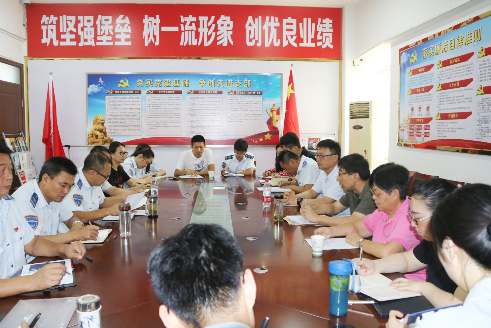 公交集团顺利通过职业健康安全管理体系专家组的监督审核